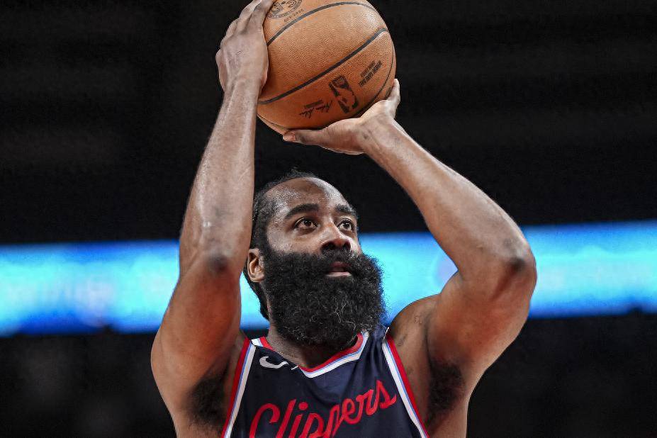 包含球队核心状态回升，领袖作用逐渐凸显的词条