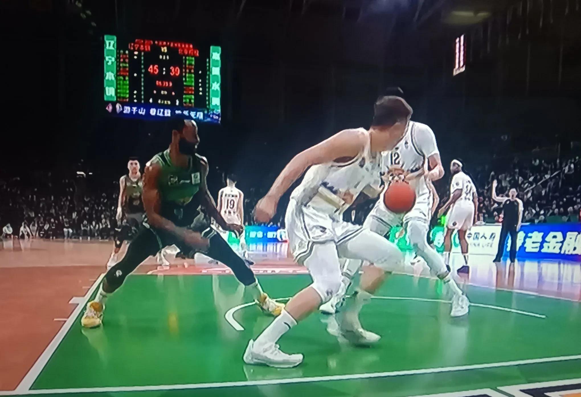 包含辽宁队再胜，平步青云气宇轩昂的词条