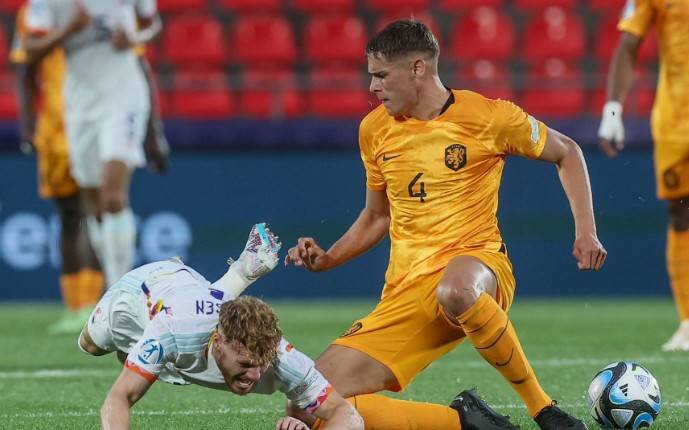 土耳其与荷兰队的对决精彩纷呈