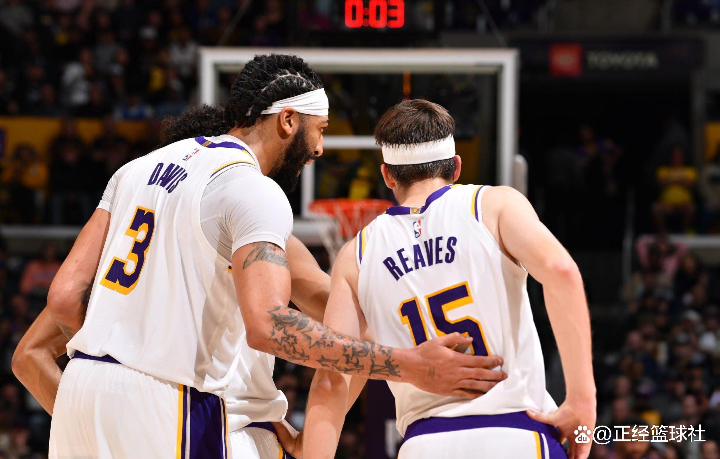 湖人大胜太阳开局三连胜，詹皇首战两双关键拯救的简单介绍