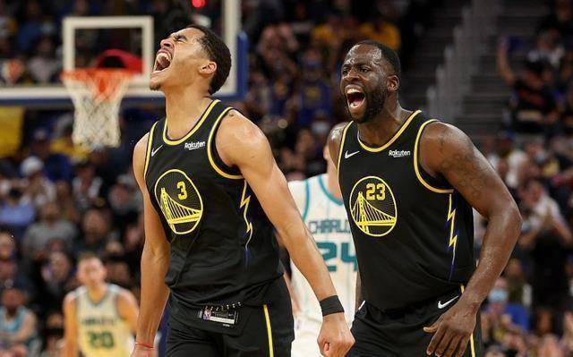 勇士大胜开拓者，库里再次掌控比赛