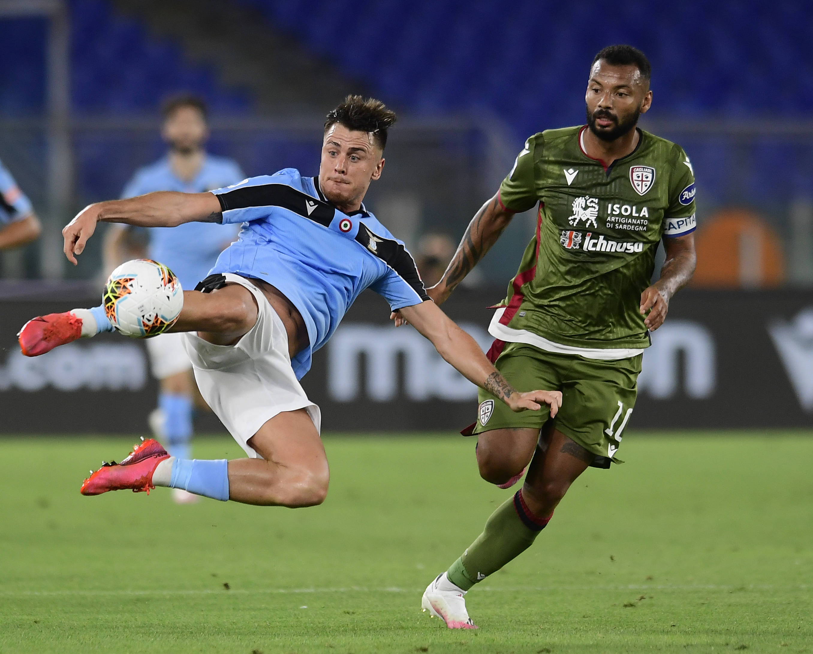 包含拉齐奥积分暂居榜首，诸强争霸势均力敌的词条