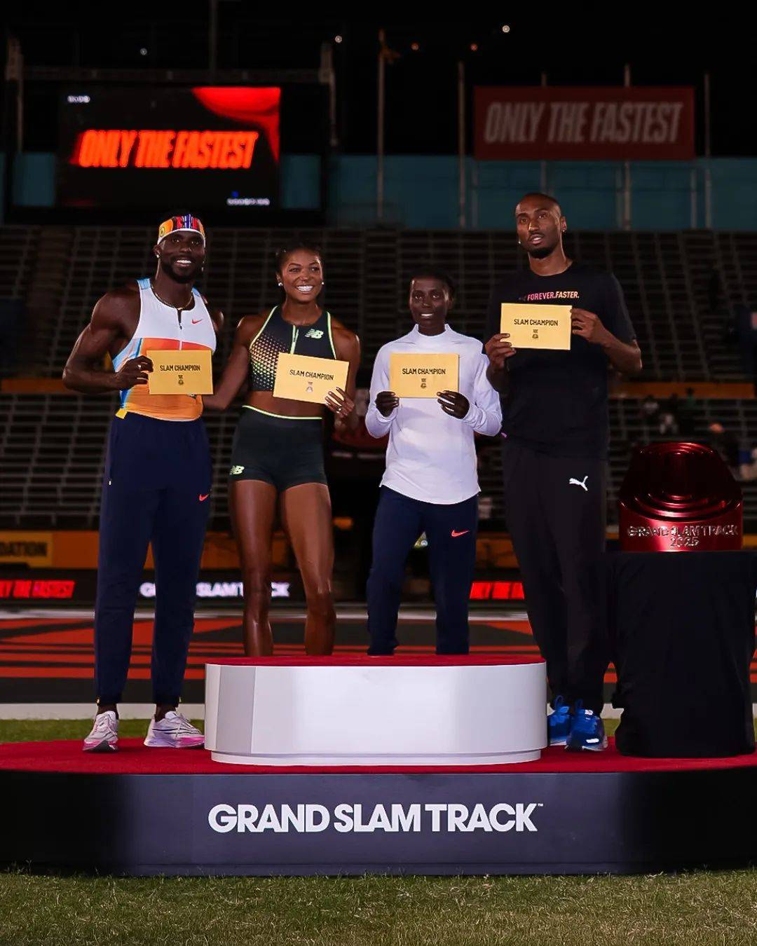 包含荷兰田径队表现出色，一举夺得团体项目金牌的词条