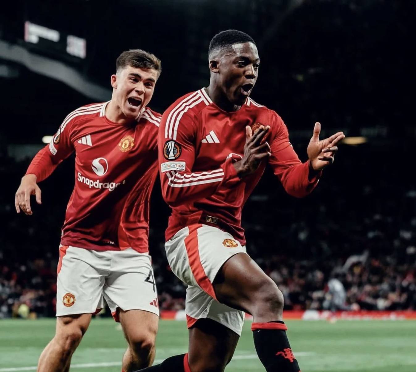 关于里昂球员团结一致,战胜强敌的信息 关于里昂球员团结一致,战胜强敌的信息