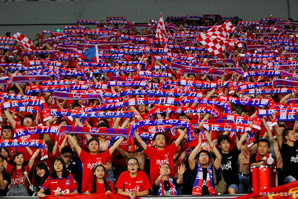 国际球队将在赛场上争夺胜利，激情澎湃