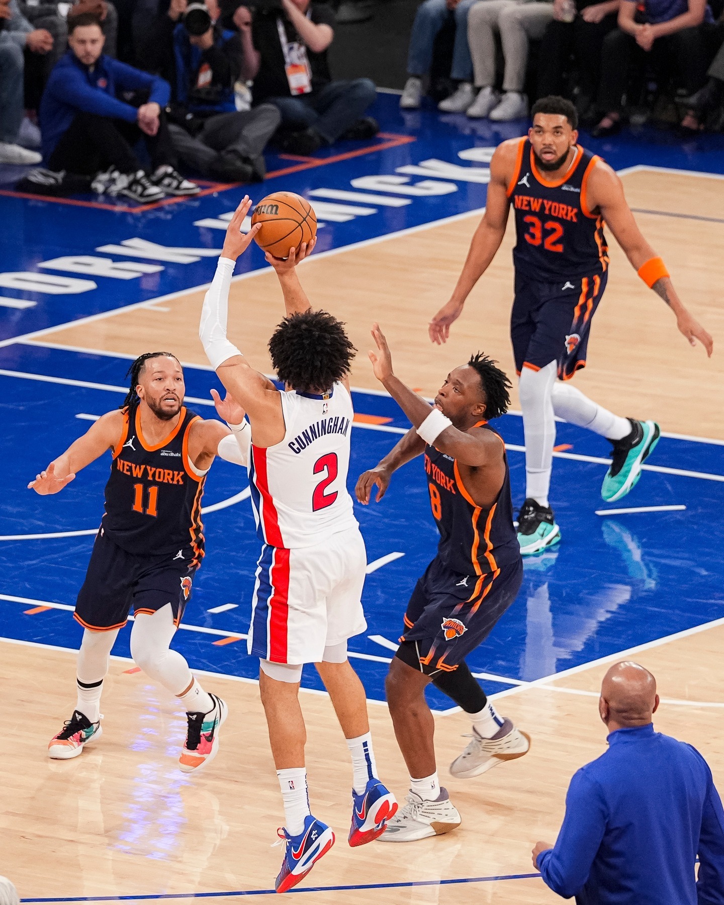 尼克斯击败骑士，兰德尔32分全场最高