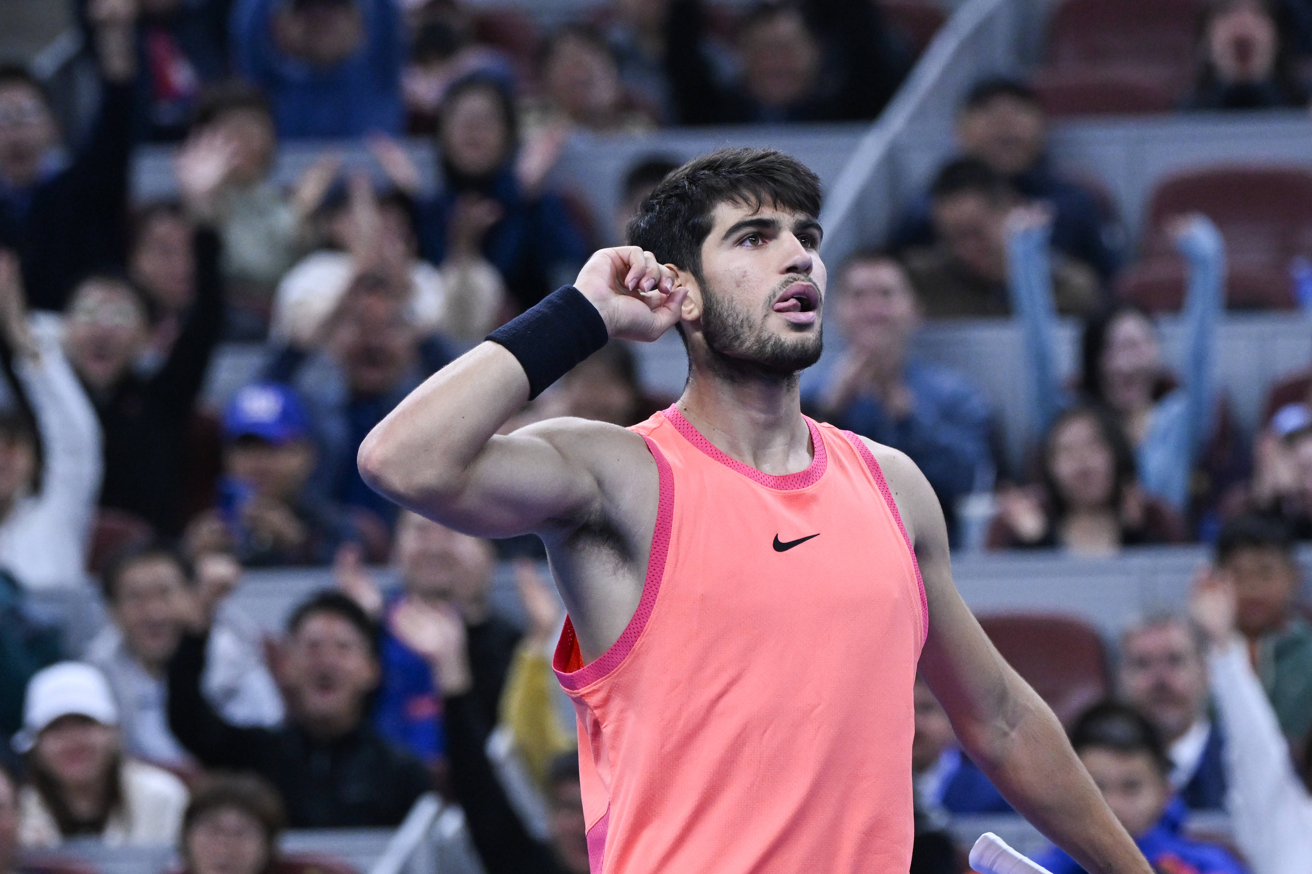 包含英国网球队鏖战欧洲网球队，阿尔卡拉斯惊艳世界的词条