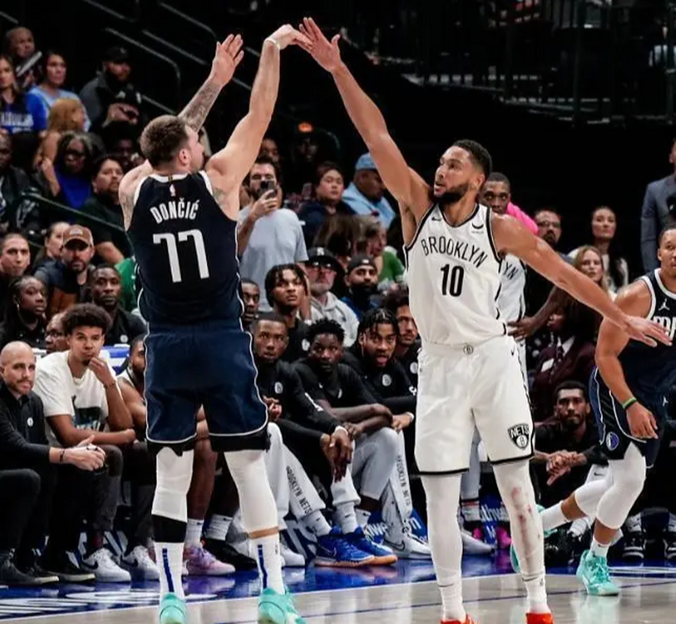 独行侠击败篮网，东契奇表现抢眼