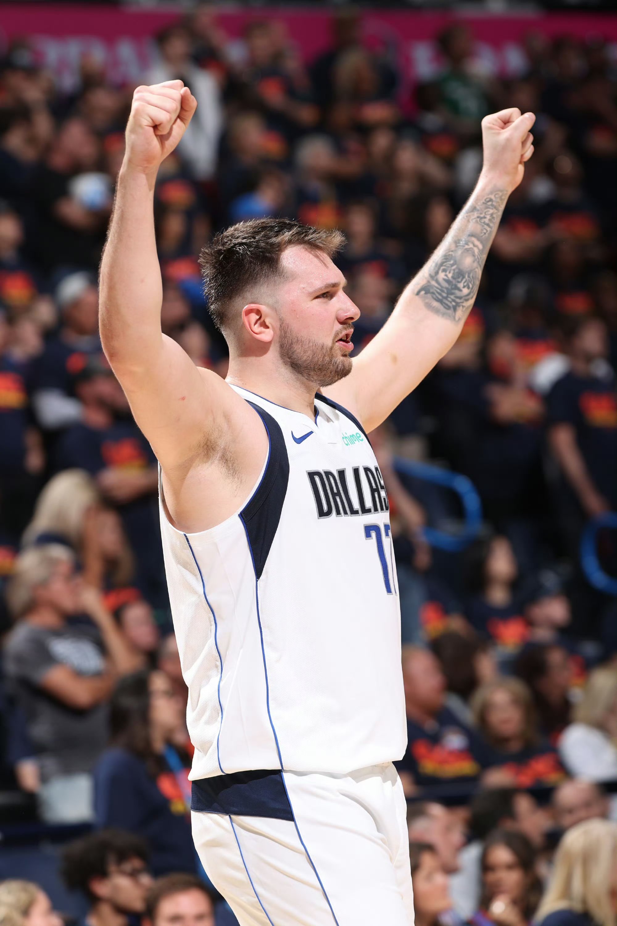 独行侠击败篮网，东契奇表现抢眼