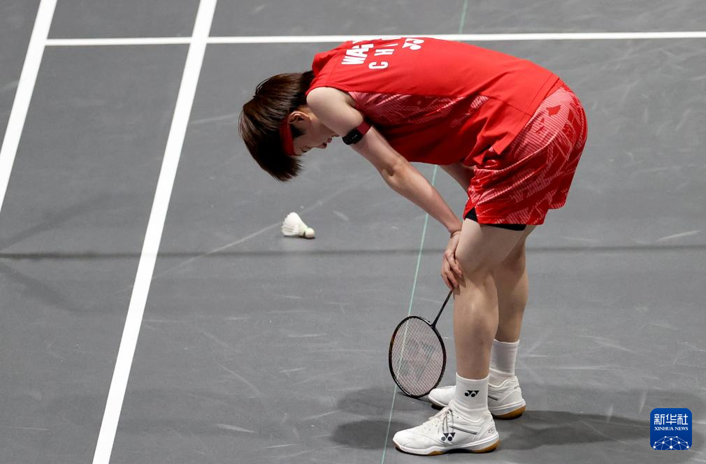 羽毛球明星选手受伤退赛,引发热议 羽毛球明星选手受伤退赛,引发热议