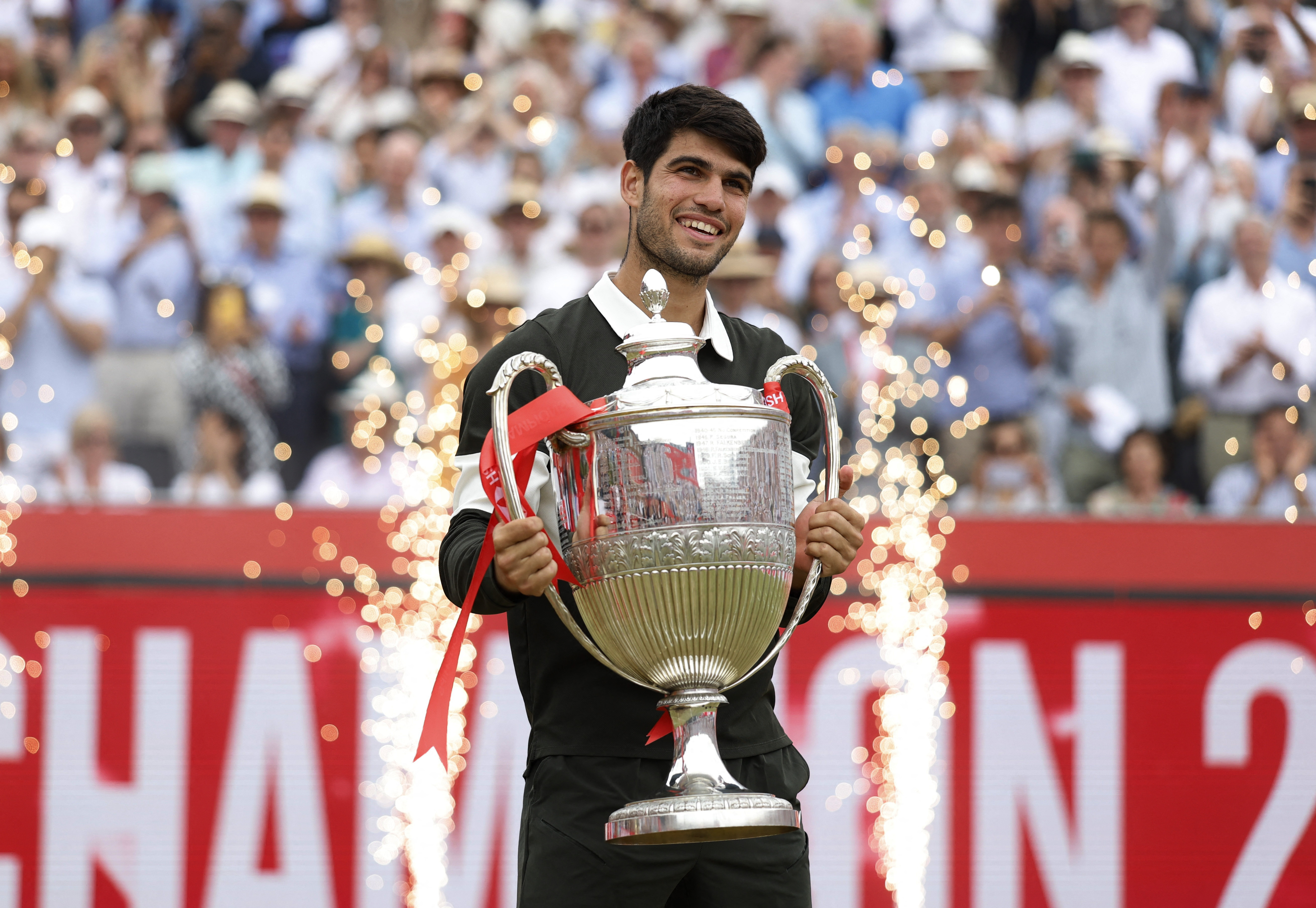 澳网逆转拉沃尔杯，阿尔卡拉斯点燃赛场的简单介绍