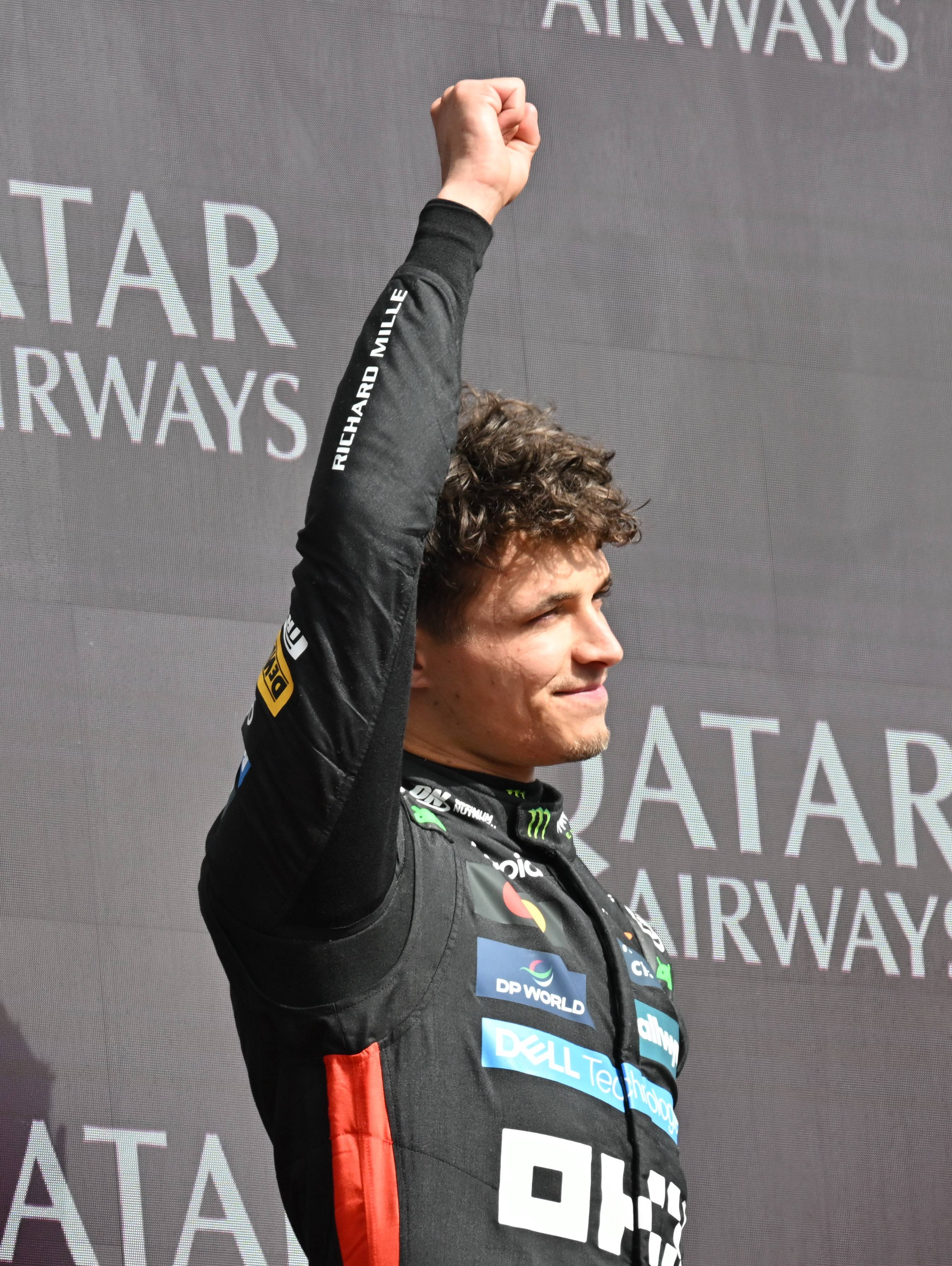 梅赛德斯险胜雷诺车队,诺里斯点燃赛场 梅赛德斯险胜雷诺车队,诺里斯点燃赛场