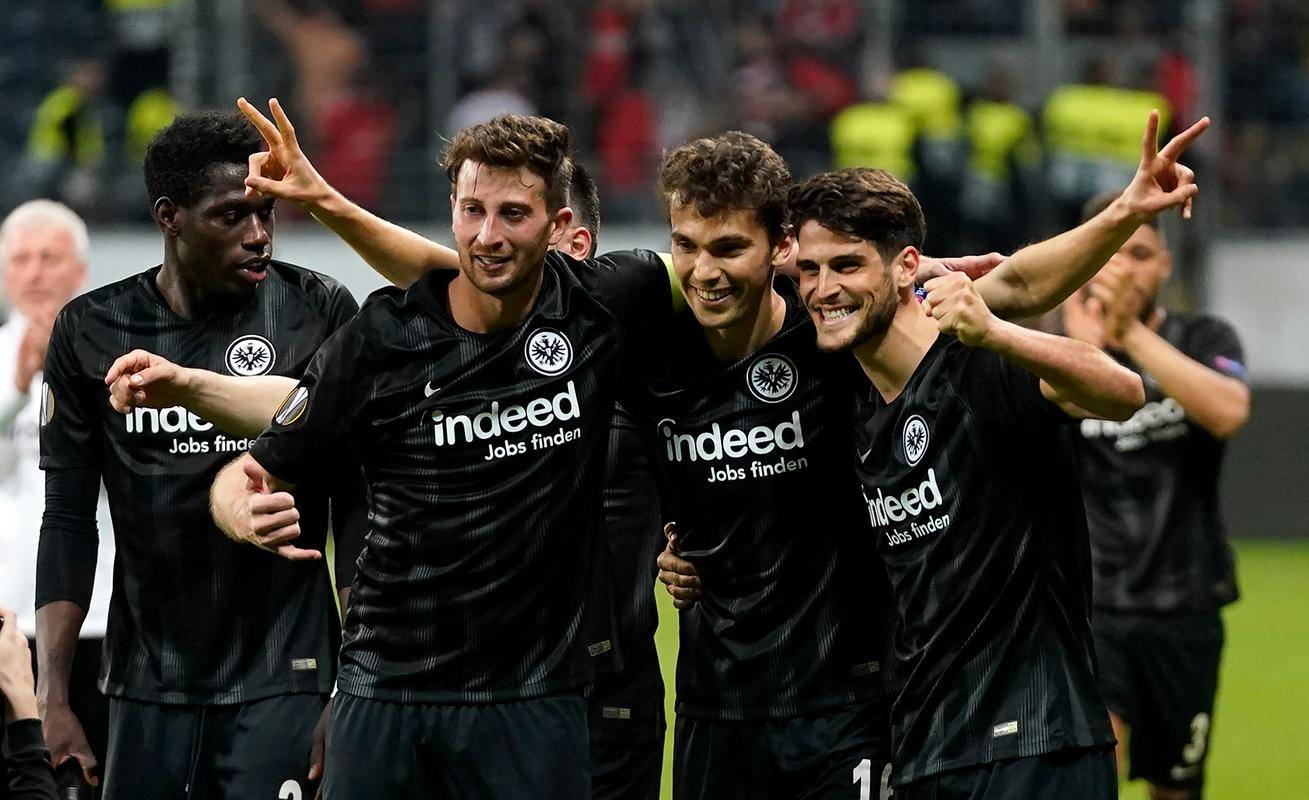 维尔茨堡客场击败法兰克福,提升保级信心 维尔茨堡客场击败法兰克福,提升保级信心