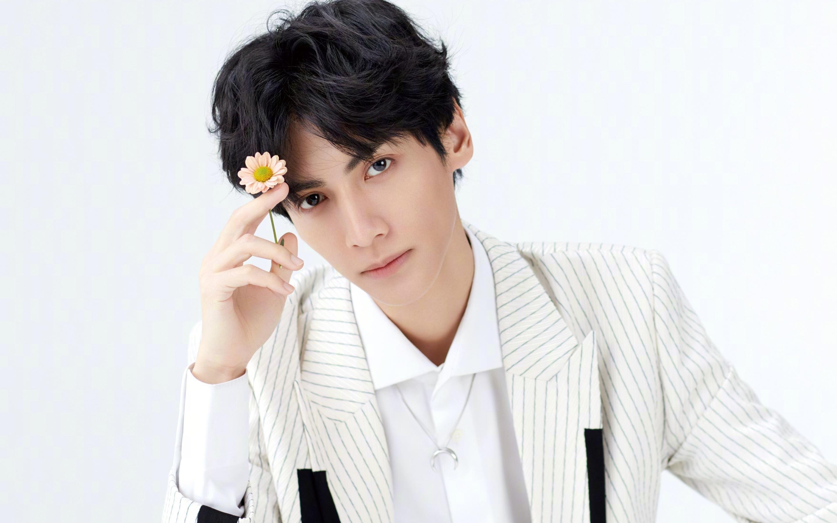 德甲争冠战悬念迭起，上海队提前终结夺冠谜题与马刺的冠军启示