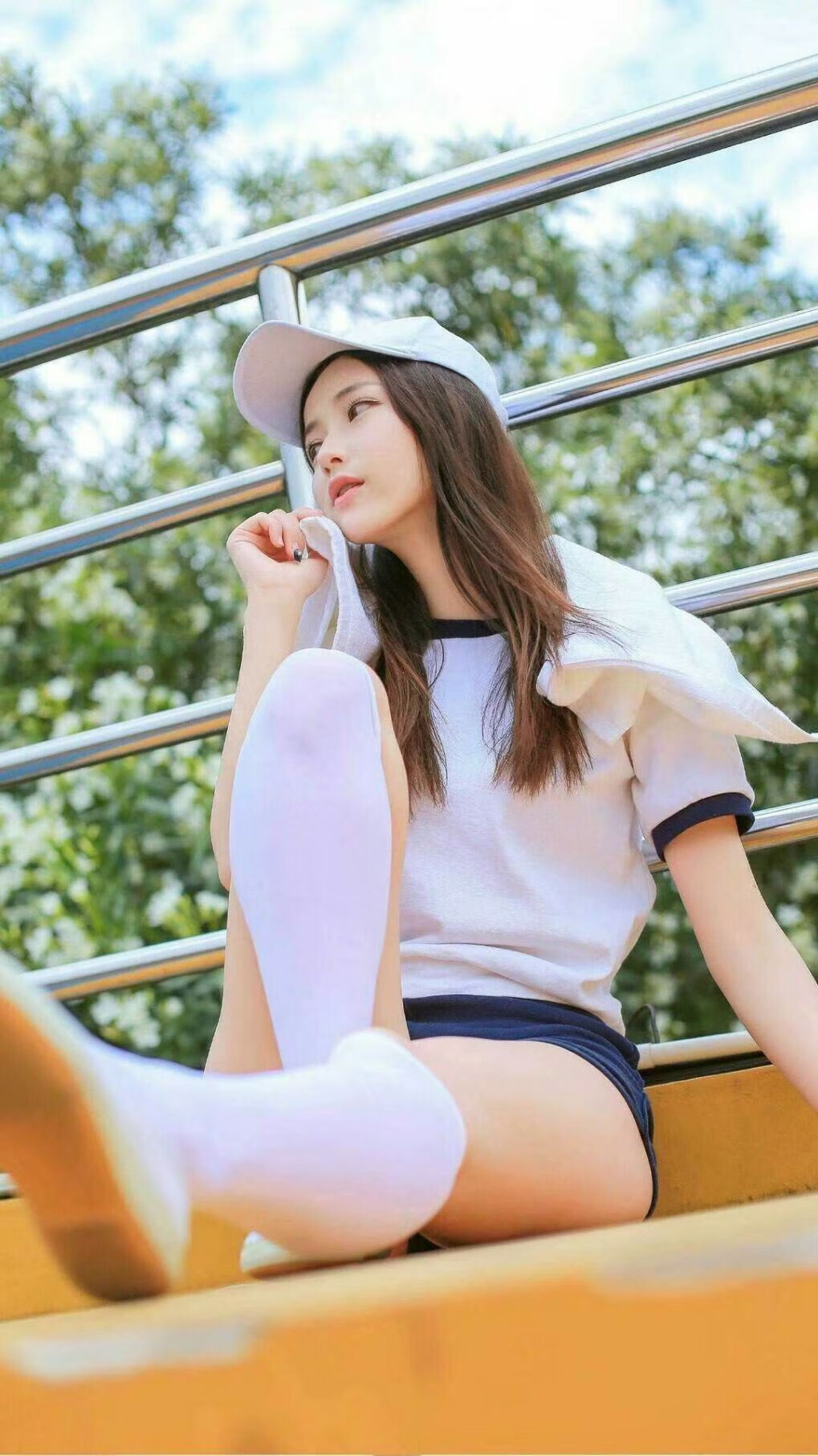 世俱杯时间-双线战场,德甲争冠烽火连天,AC米兰拿下卡塔尔开启资本新局