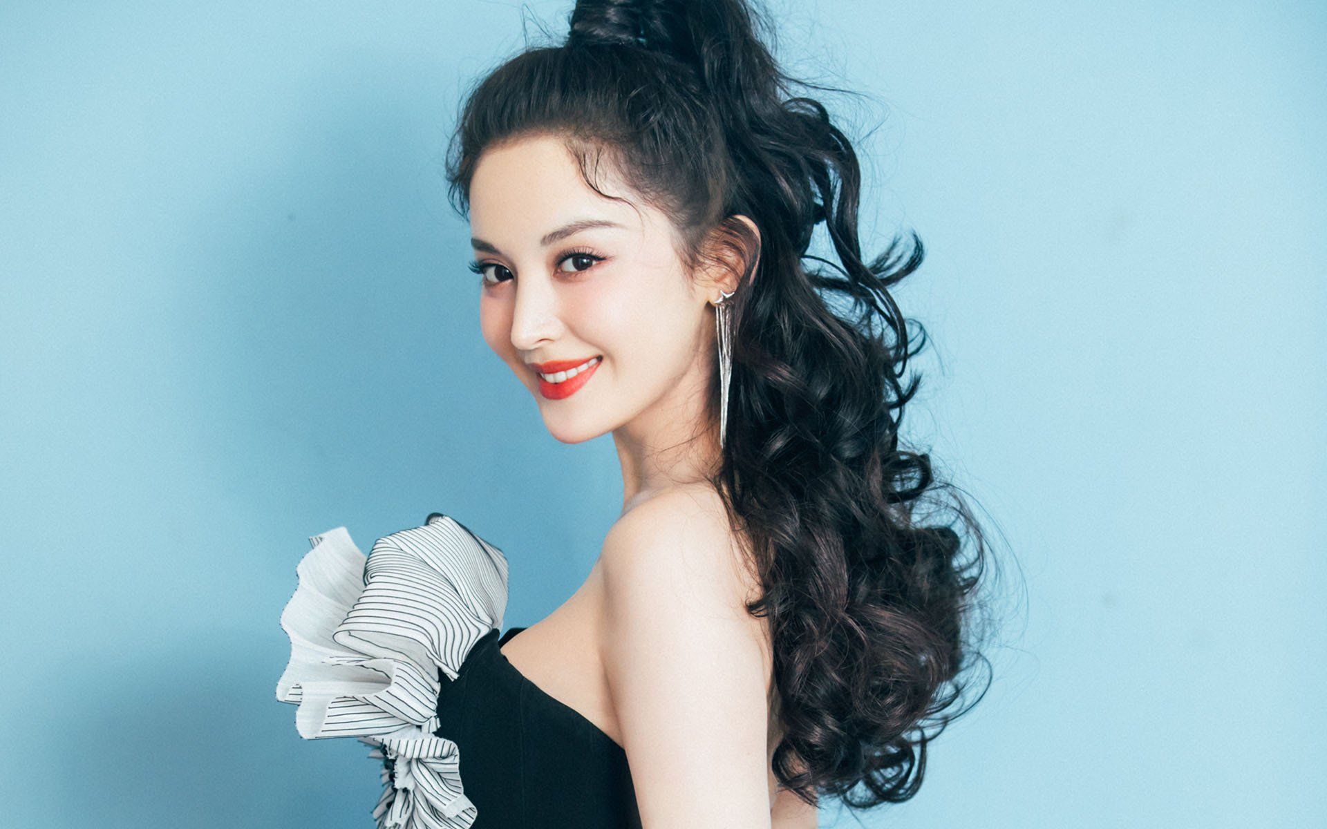 猛龙狂胜深圳队,字母哥关键先生闪耀全场