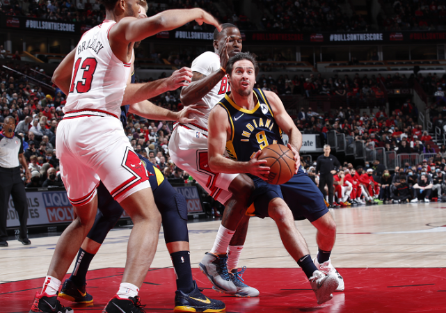 拉文大场面先生，步行者打穿吉林队